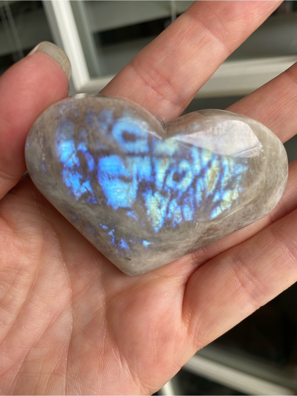 Flashy Polished Moonstone Heart
